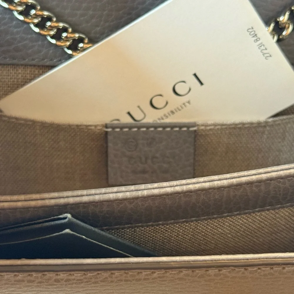 Authentic Gucci gray Leather Crossbody Bag with Gold Accent - Picture 8 of 11